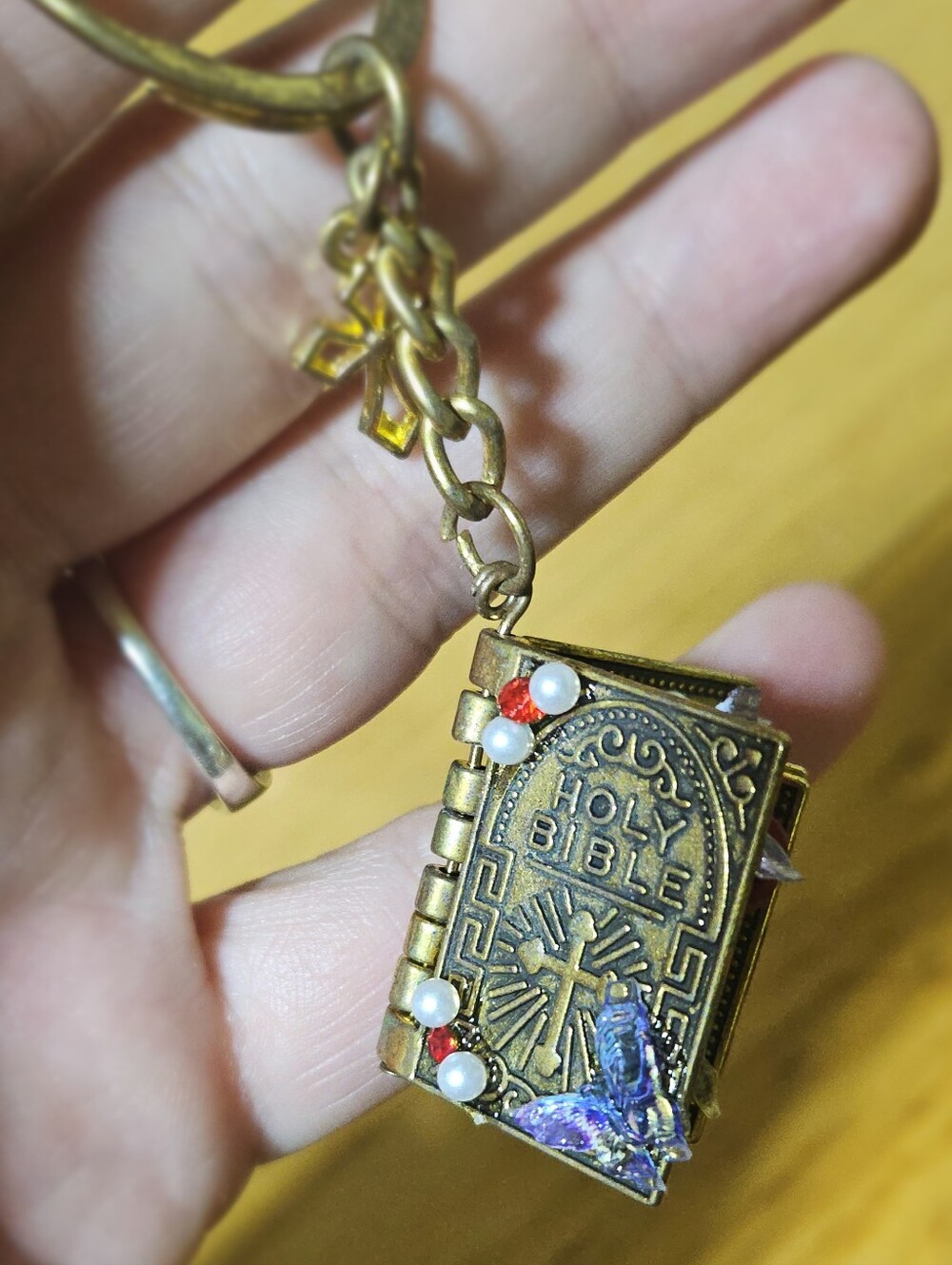 2/25$ Gold Holy Bible Locket Charm Keychain